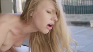 Avril H makes sparks with her man