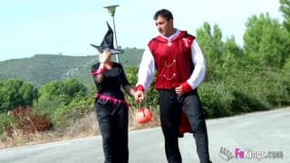 Gina Snake enjoys sex outdoors!